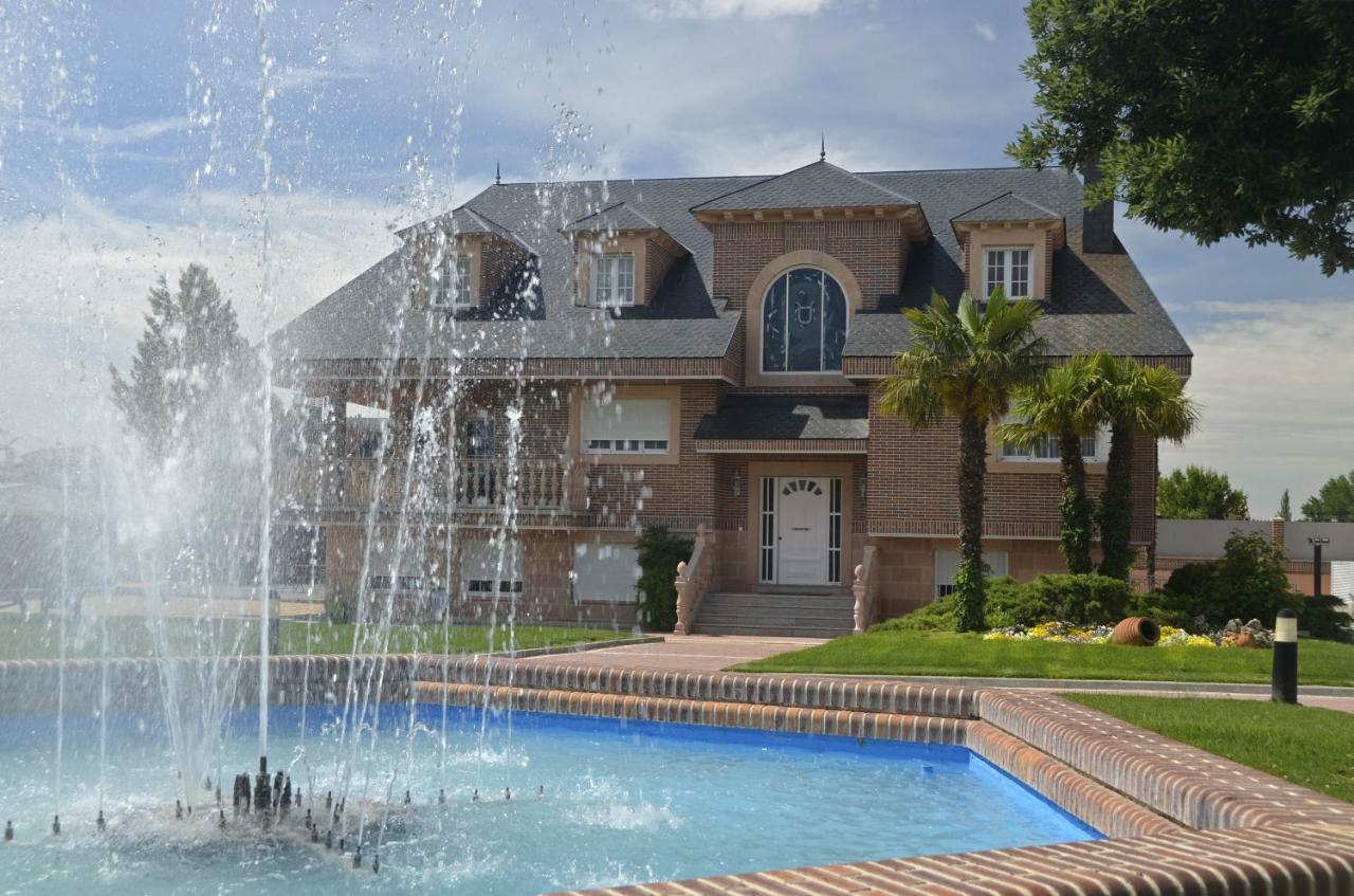 Los Olivos Nava de la Asuncion Exterior photo