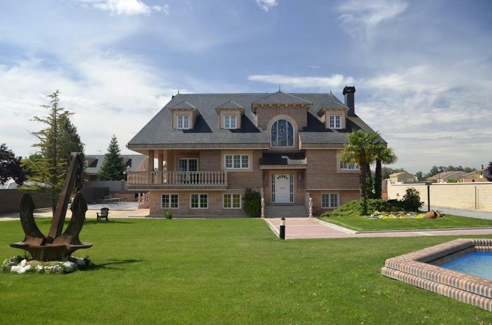 Los Olivos Nava de la Asuncion Exterior photo
